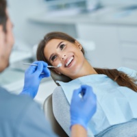 Dentisterie holistique, préventive et écologique, implant zircone 100% sans métal, bio-compatible, information du grand public